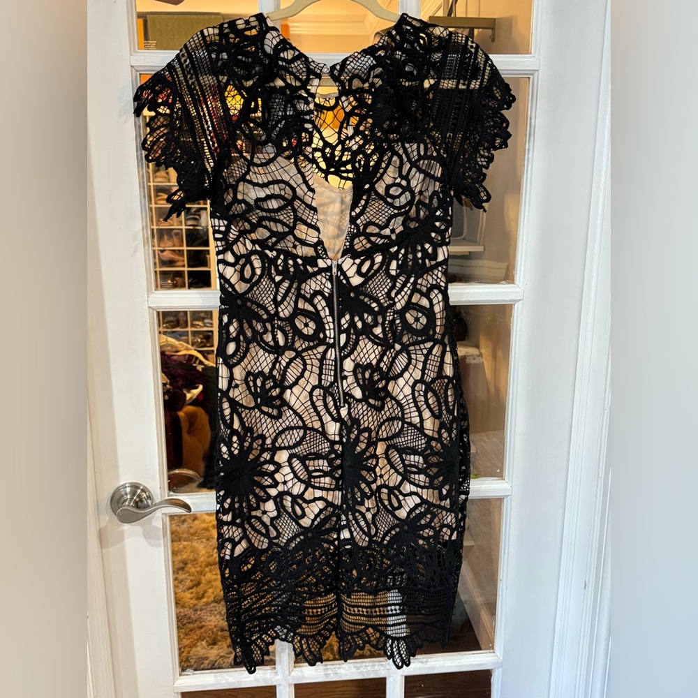 ▪️Main Strip Black Crochet Lace Midi Dress with Nude Slip ▪️ - Picture 7 of 8
